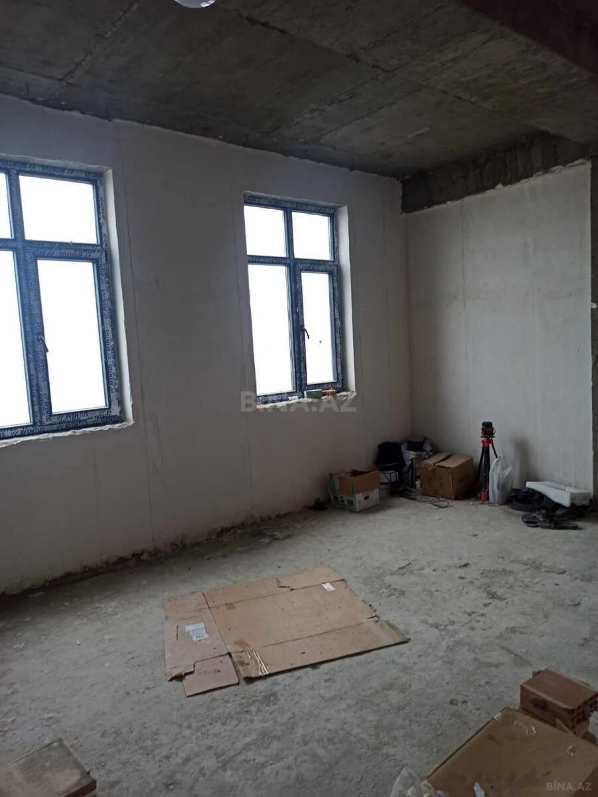 Satılır 3 otaqlı mənzil 145 m²