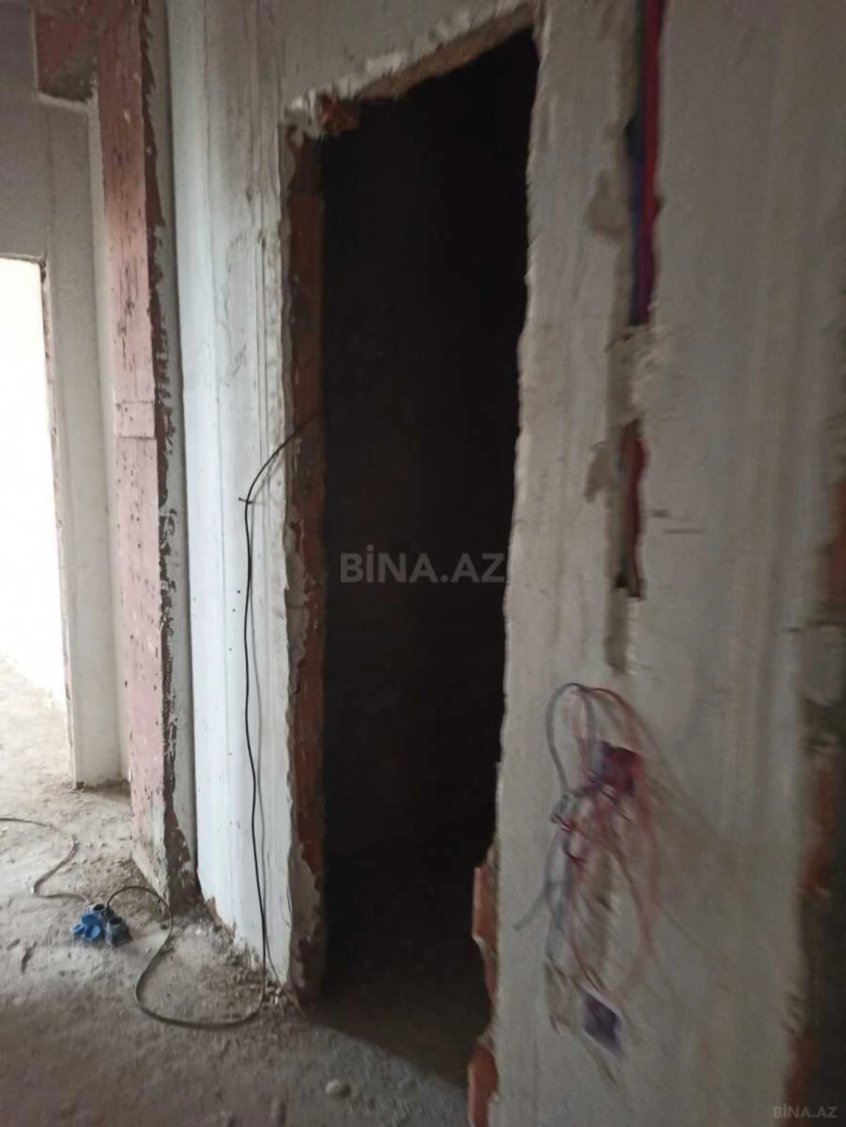 Satılır 3 otaqlı mənzil 145 m²