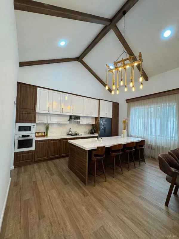Satılır 5 otaqlı həyət evi 155 m²