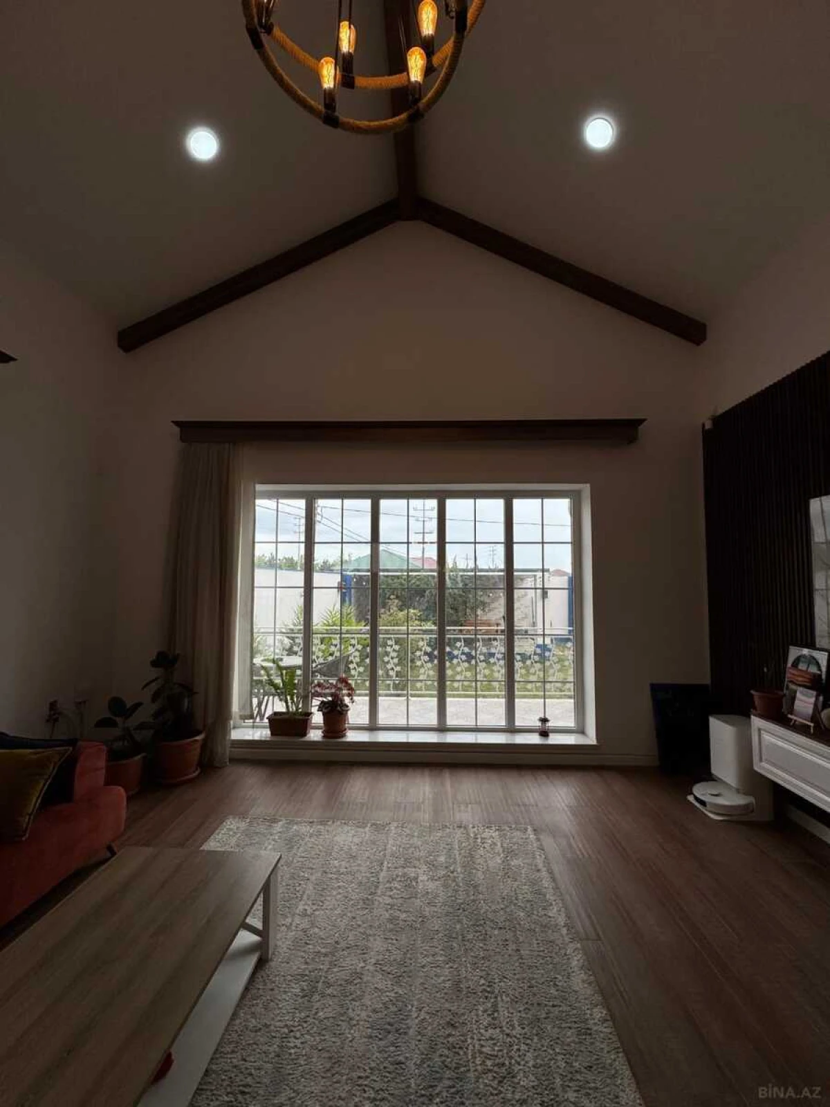 Satılır 5 otaqlı həyət evi 155 m²