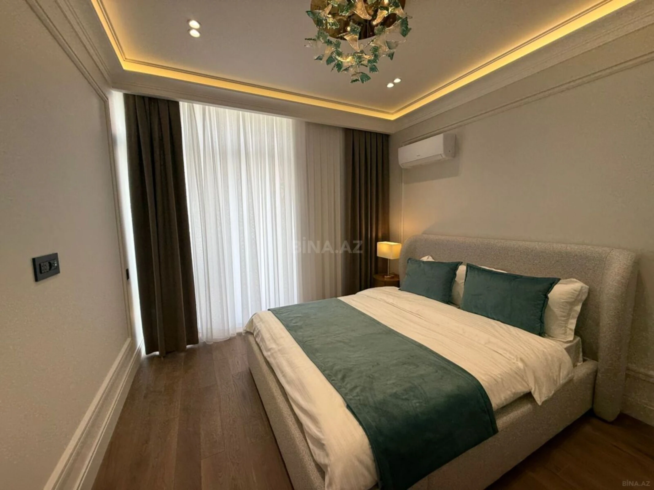 Satılır 3 otaqlı mənzil 124 m²