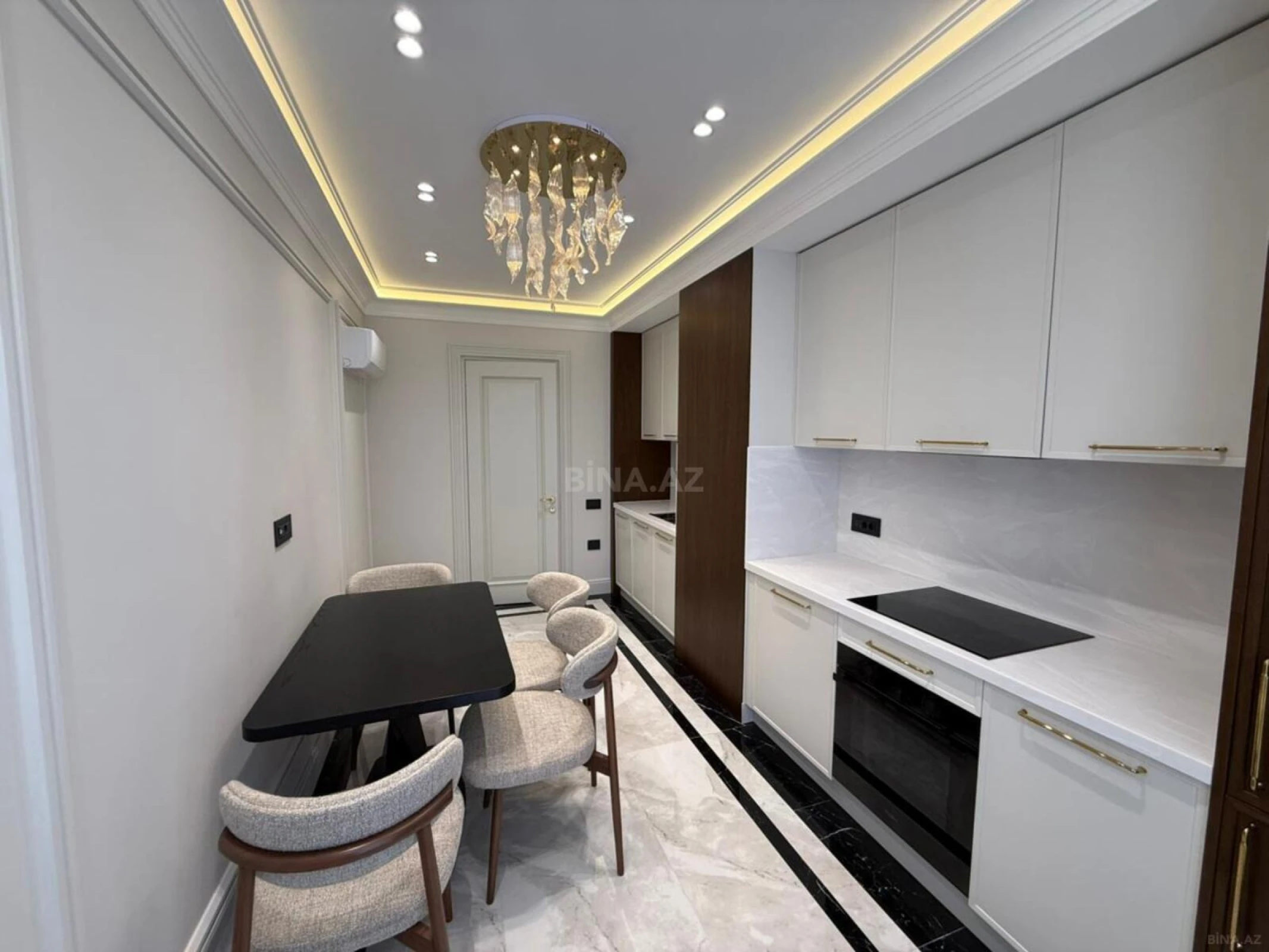Satılır 3 otaqlı mənzil 124 m²