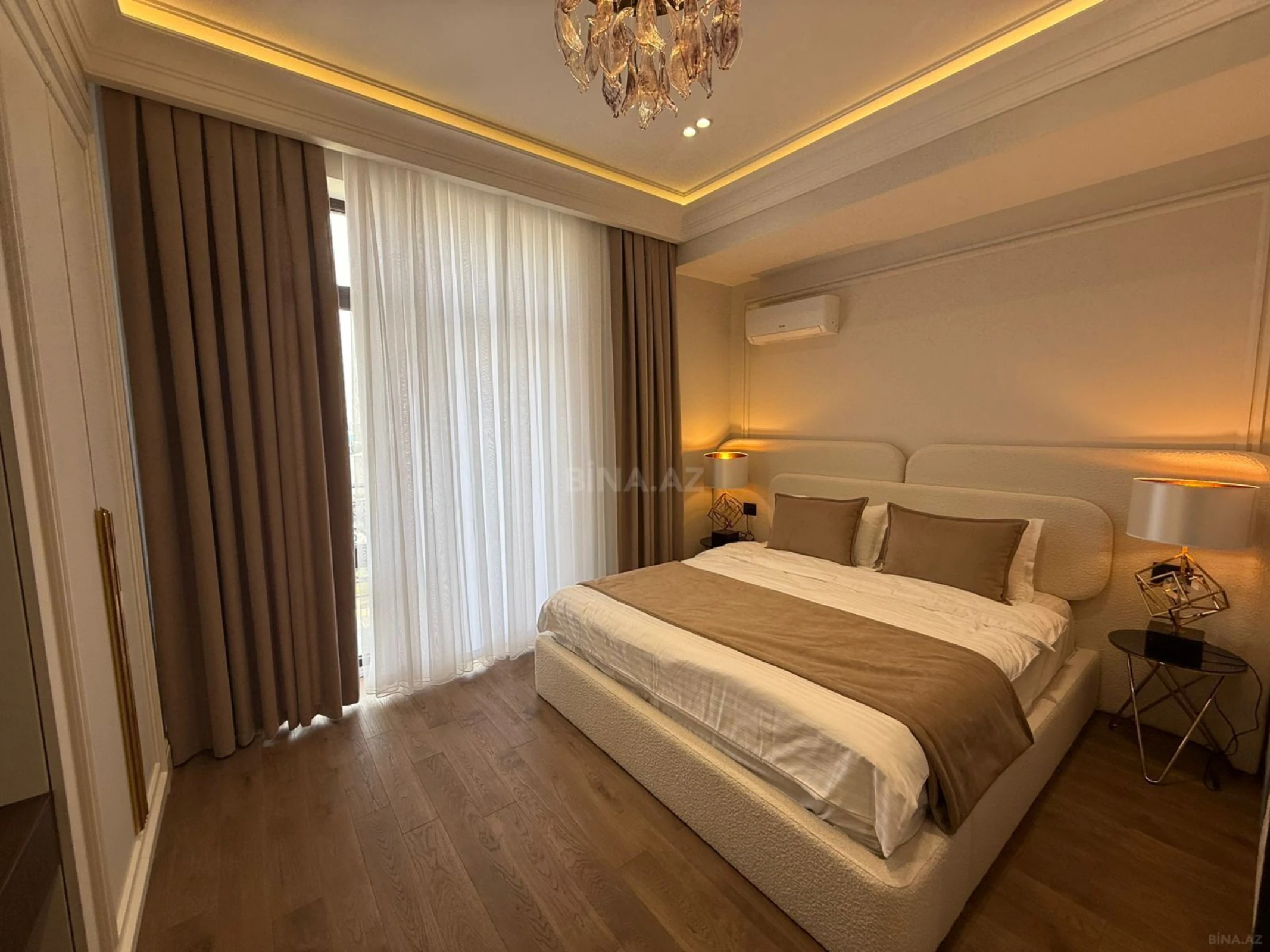 Satılır 3 otaqlı mənzil 124 m²