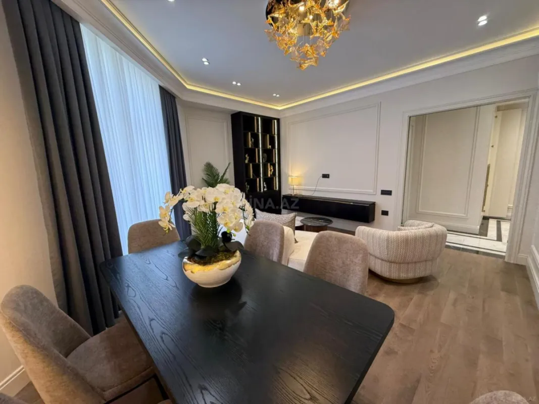 Satılır 3 otaqlı mənzil 124 m²