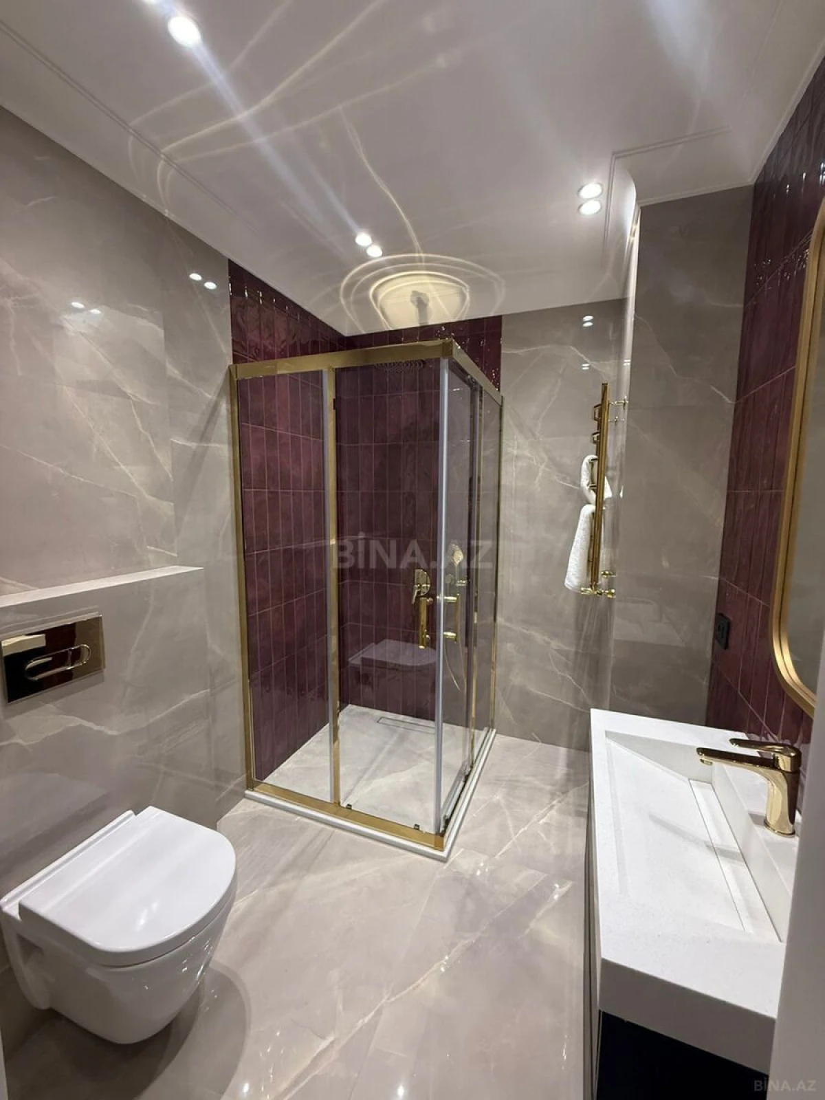 Satılır 3 otaqlı mənzil 124 m²