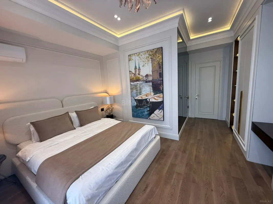 Satılır 3 otaqlı mənzil 124 m²