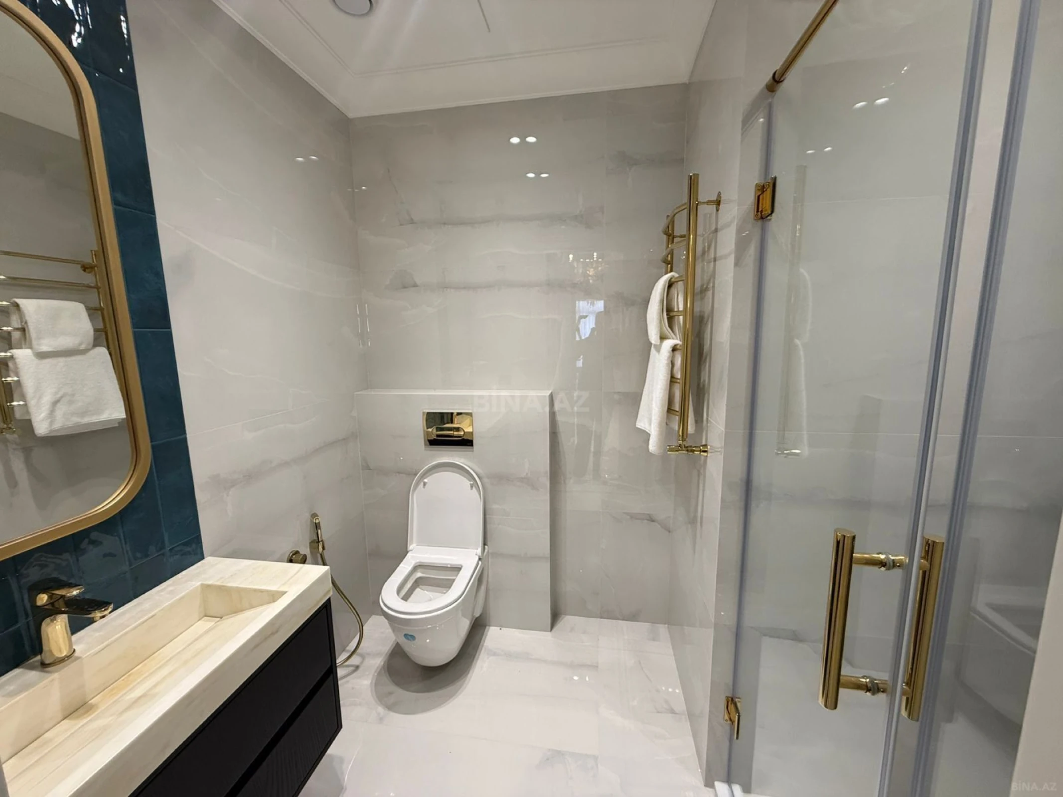 Satılır 3 otaqlı mənzil 124 m²