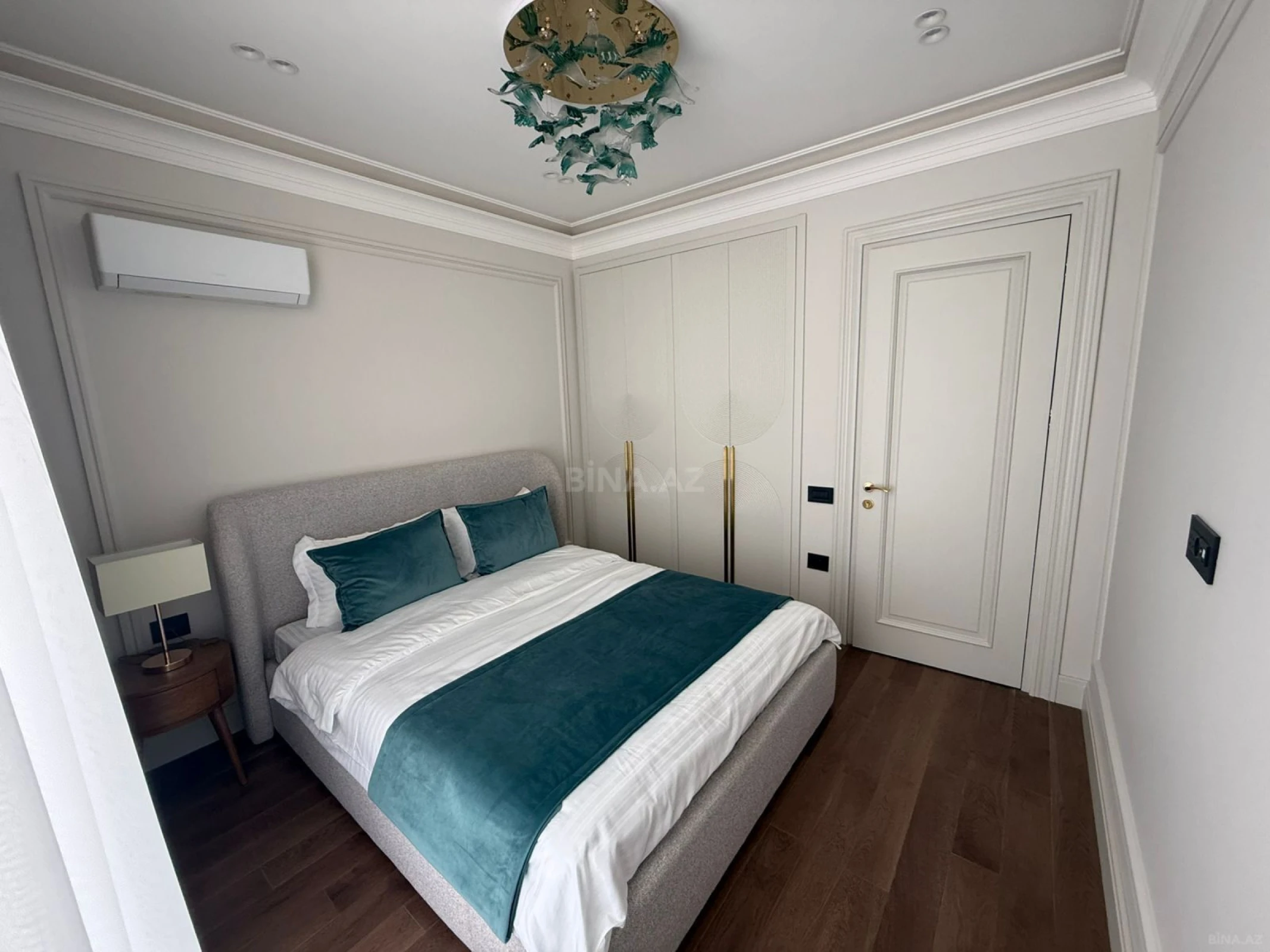 Satılır 3 otaqlı mənzil 124 m²