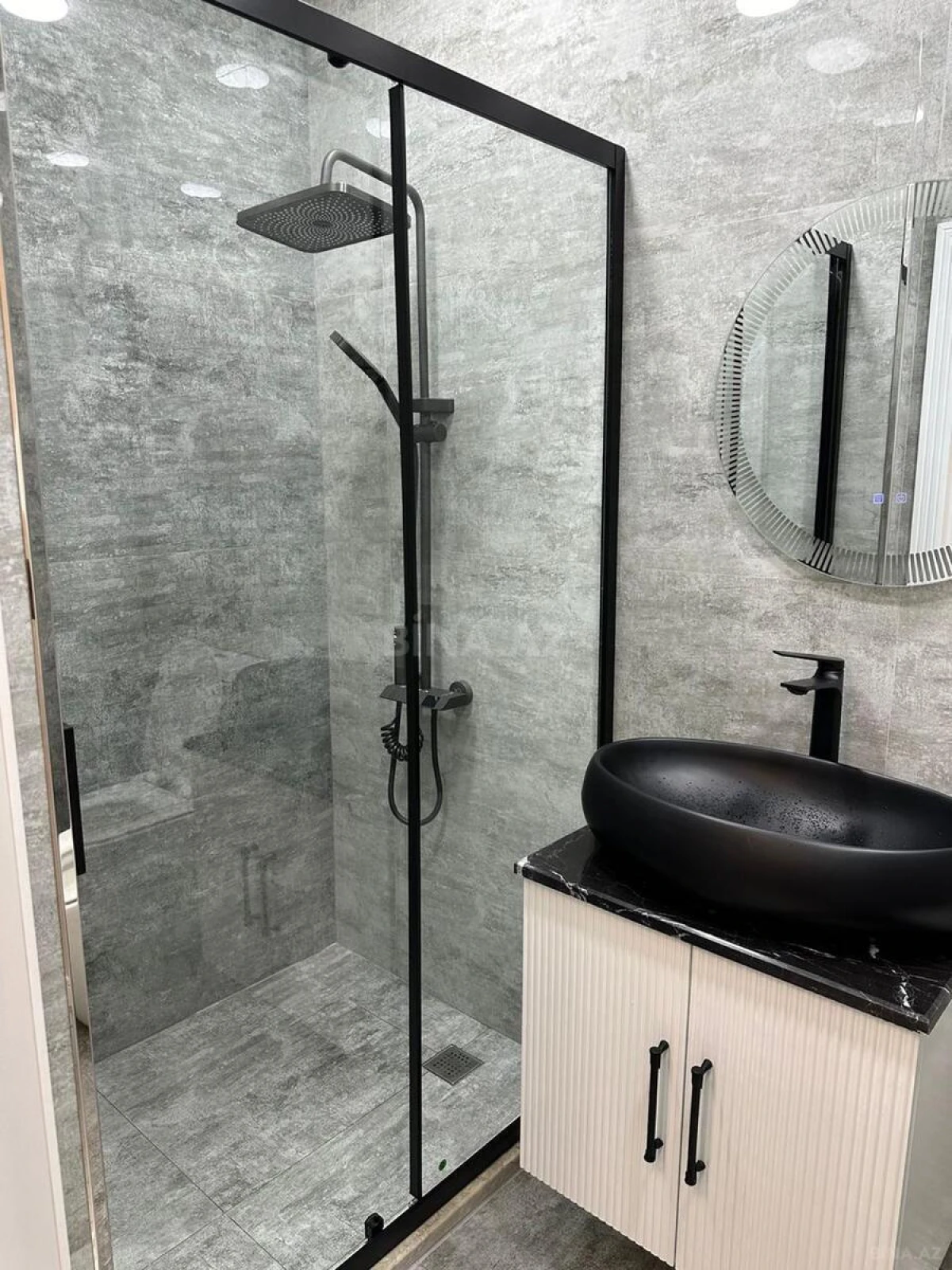 Kirayə verilir 2 otaqlı mənzil 65 m²