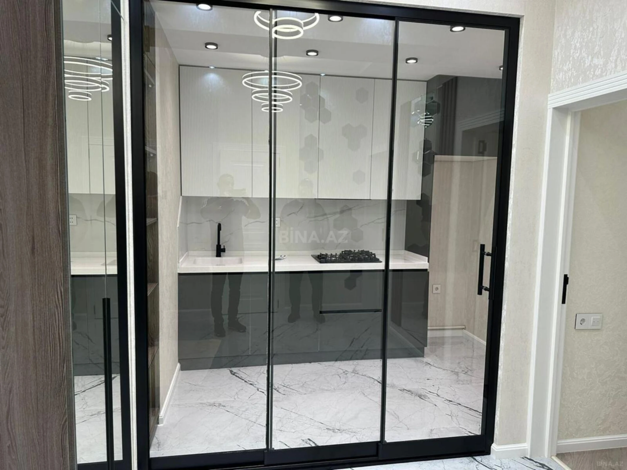Kirayə verilir 2 otaqlı mənzil 65 m²