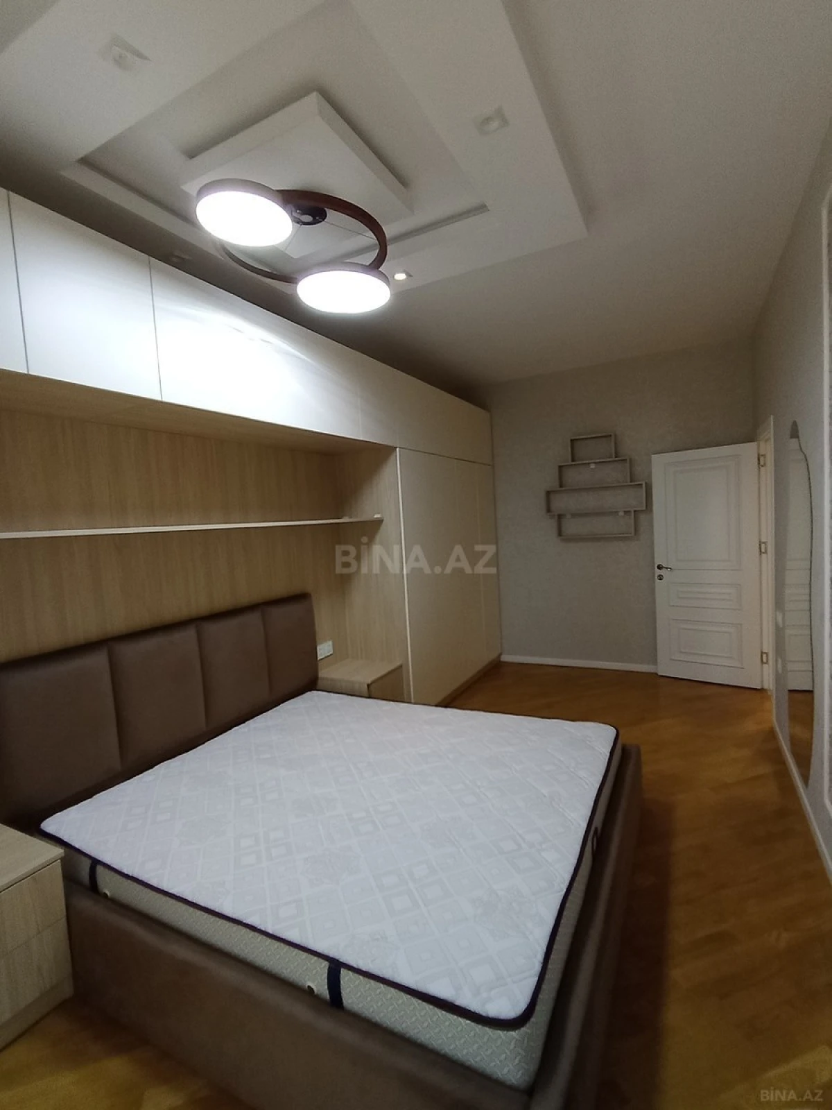 Kirayə verilir 2 otaqlı mənzil 65 m²