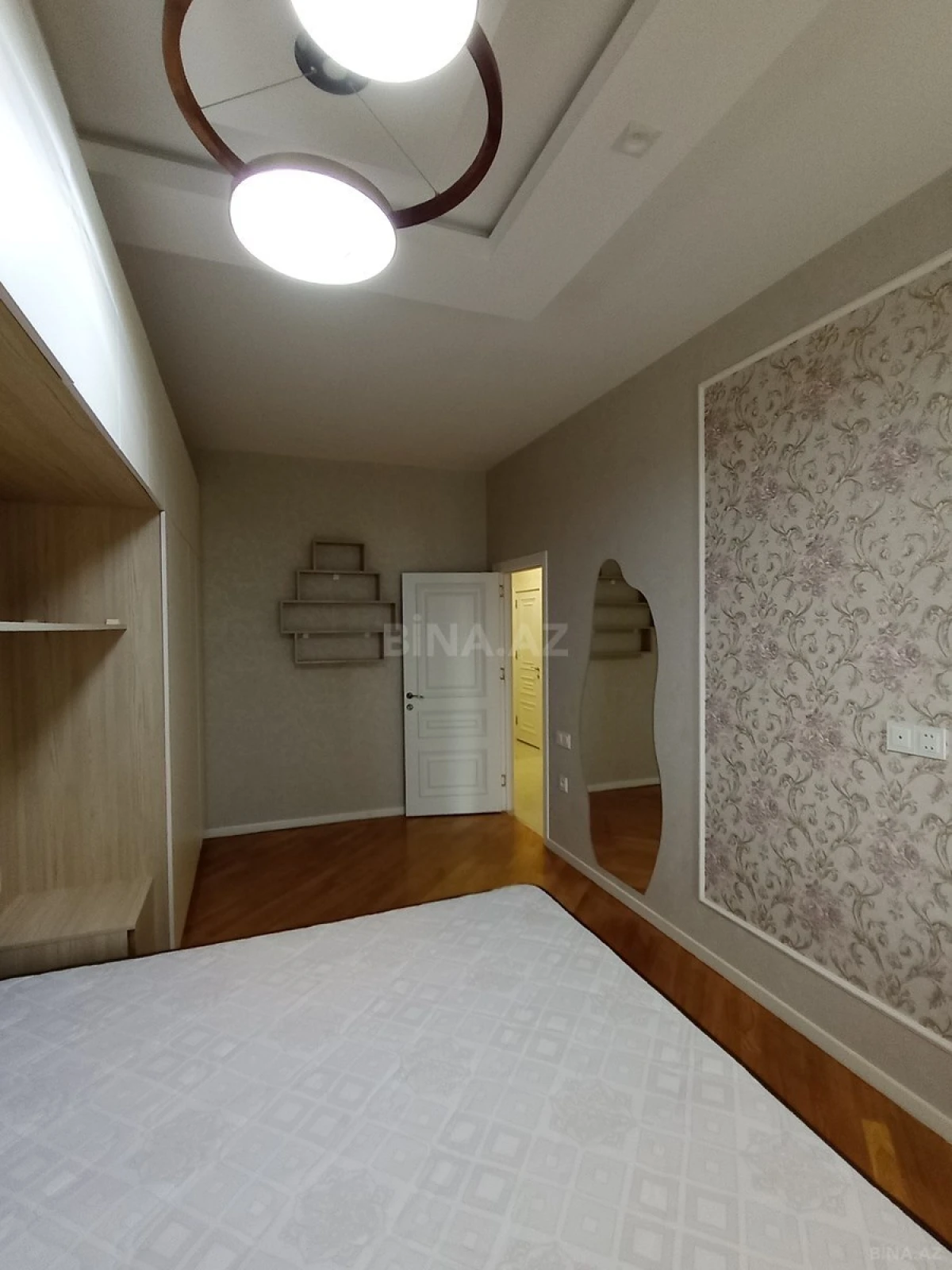 Kirayə verilir 2 otaqlı mənzil 65 m²