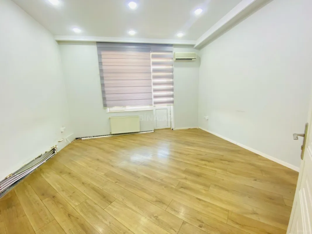 Kirayə verilir 5 otaqlı ofis 220 m²