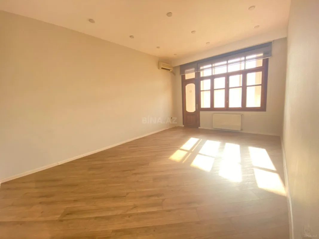 Kirayə verilir 5 otaqlı ofis 220 m²