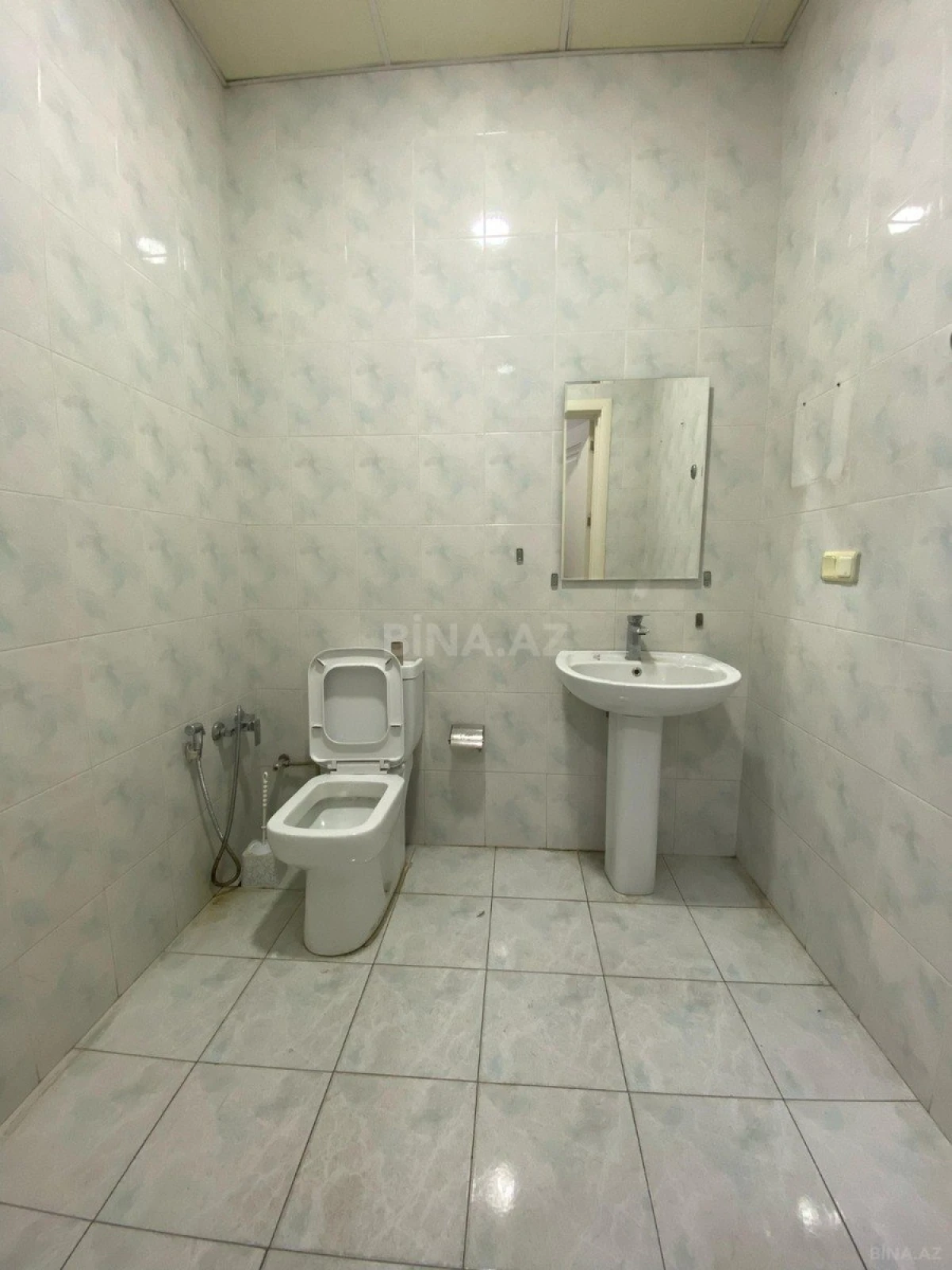 Kirayə verilir 5 otaqlı ofis 220 m²