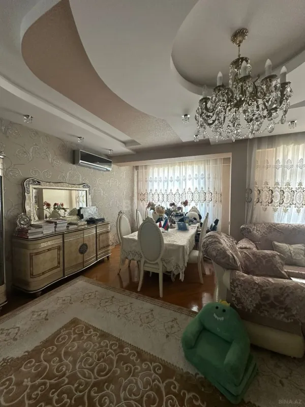Satılır 3 otaqlı mənzil 127 m²