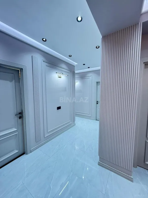 Satılır 4 otaqlı mənzil 135 m²