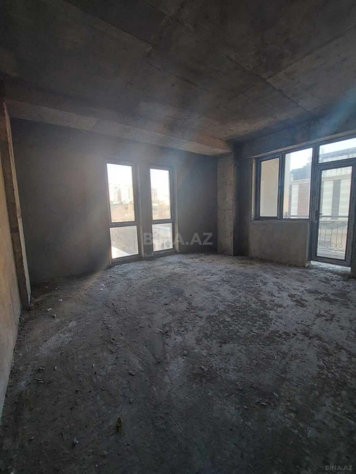Satılır 2 otaqlı mənzil 110 m²