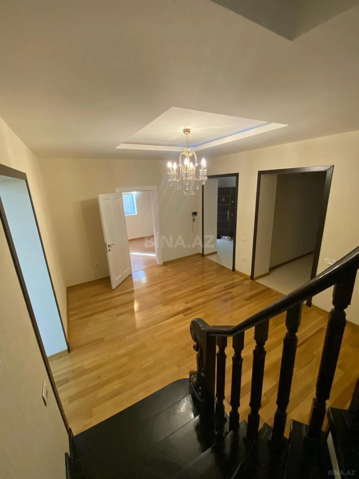 Satılır 7 otaqlı həyət evi 280 m²