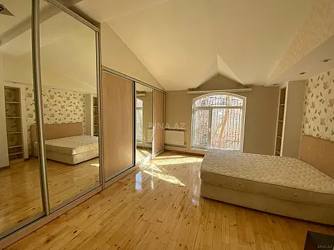 Satılır 7 otaqlı həyət evi 280 m² — Bakı, Nərimanov 7 otaq 280.00 m²