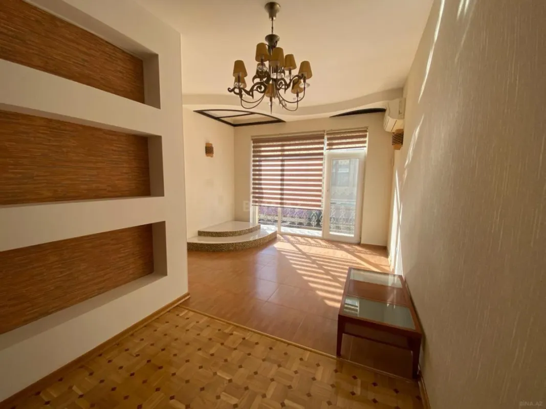 Satılır 7 otaqlı həyət evi 280 m²