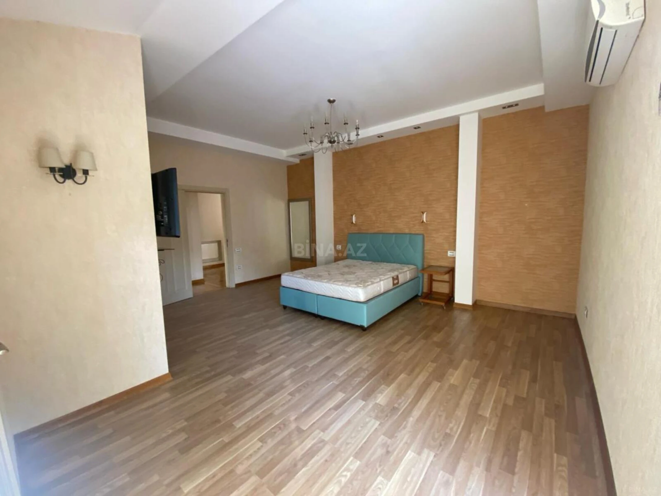 Satılır 7 otaqlı həyət evi 280 m²
