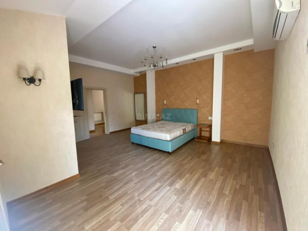 Satılır 7 otaqlı həyət evi 280 m²