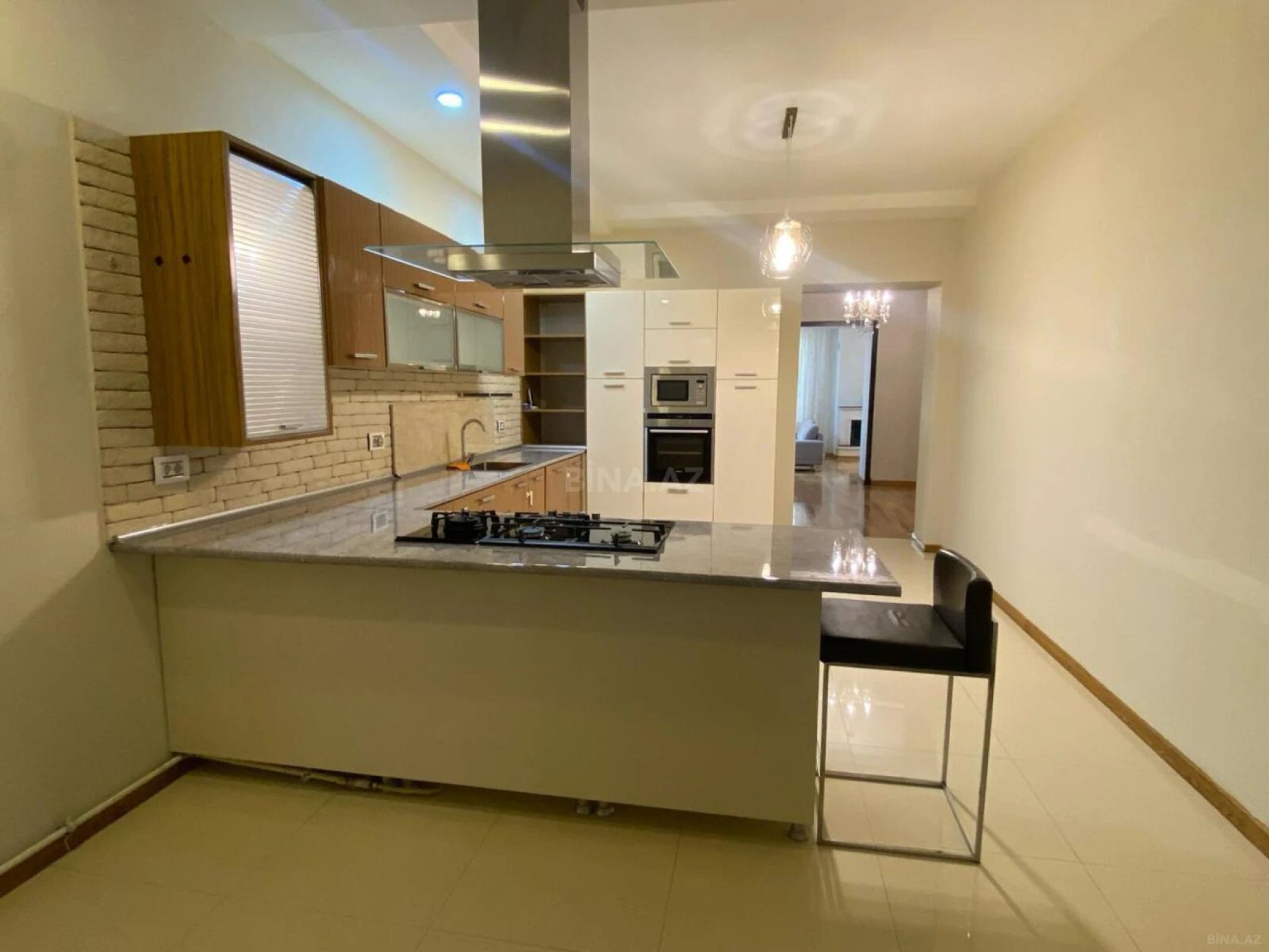 Satılır 7 otaqlı həyət evi 280 m²