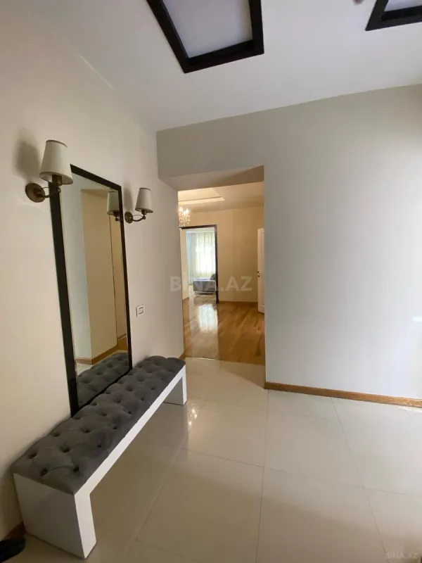 Satılır 7 otaqlı həyət evi 280 m²