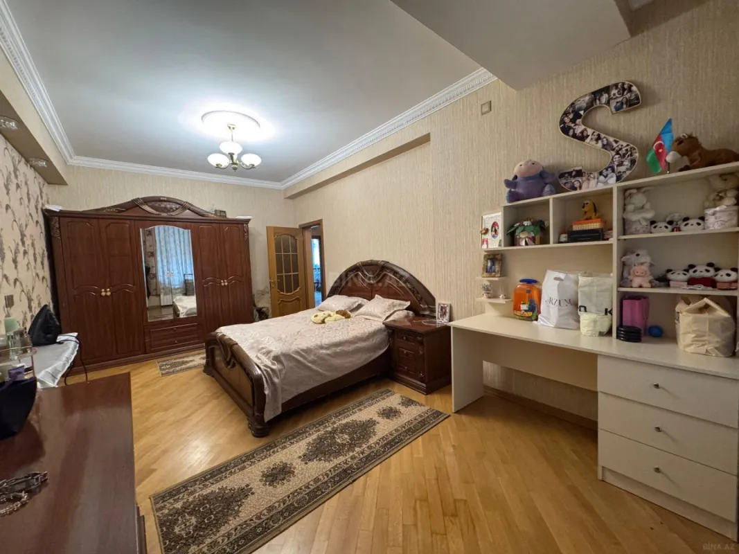 Satılır 3 otaqlı mənzil 110 m²