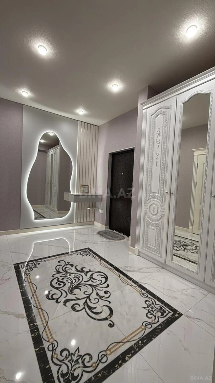 Satılır 4 otaqlı mənzil 200 m²