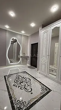 Satılır 4 otaqlı mənzil 200 m²