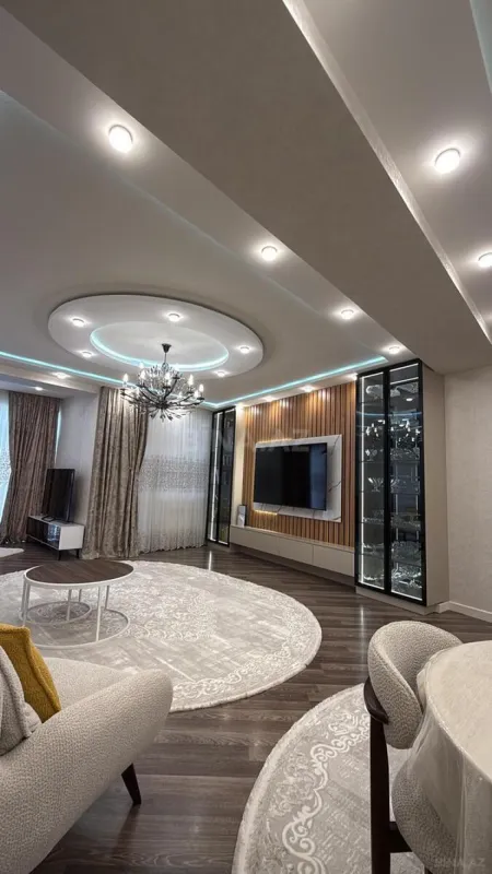 Satılır 4 otaqlı mənzil 200 m²