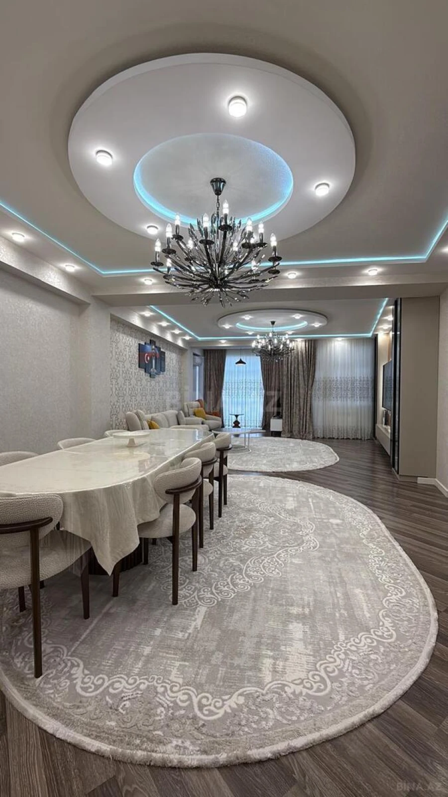 Satılır 4 otaqlı mənzil 200 m²