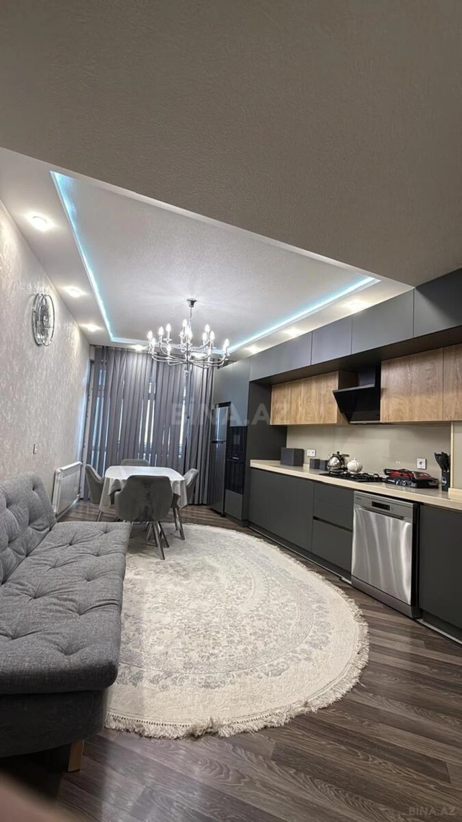 Satılır 4 otaqlı mənzil 200 m²