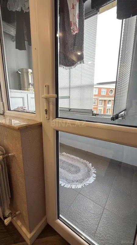 Satılır 4 otaqlı mənzil 200 m²