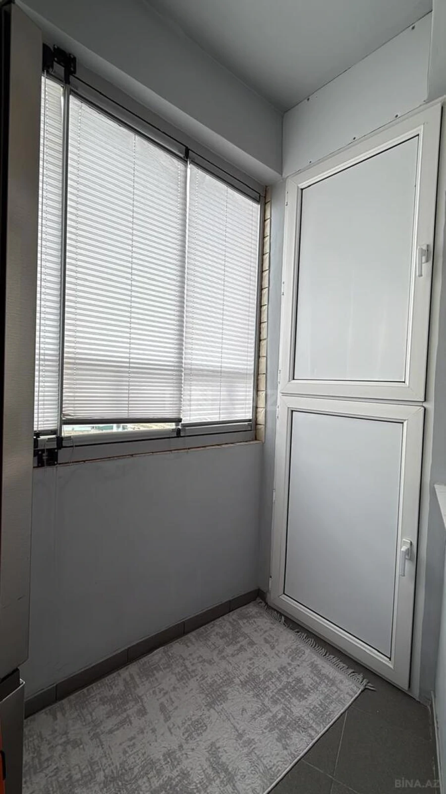 Satılır 4 otaqlı mənzil 200 m²