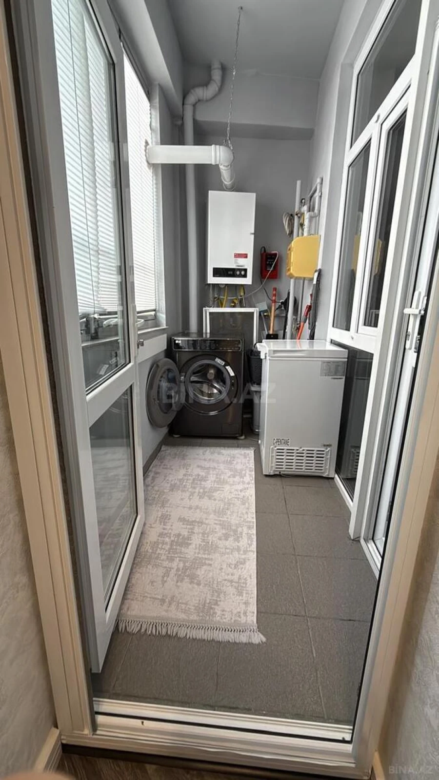 Satılır 4 otaqlı mənzil 200 m²