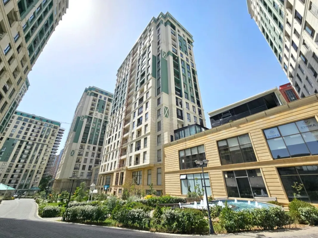 Satılır 3 otaqlı mənzil 117 m²