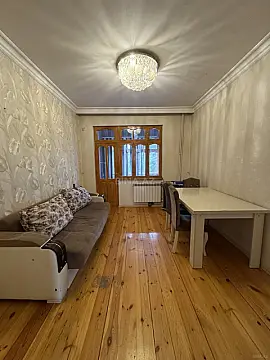 Kirayə verilir 2 otaqlı mənzil 45 m²