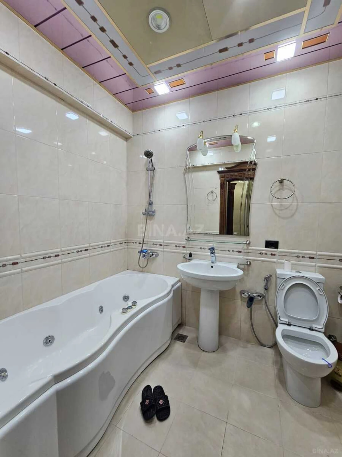 Kirayə verilir 4 otaqlı mənzil 180 m²