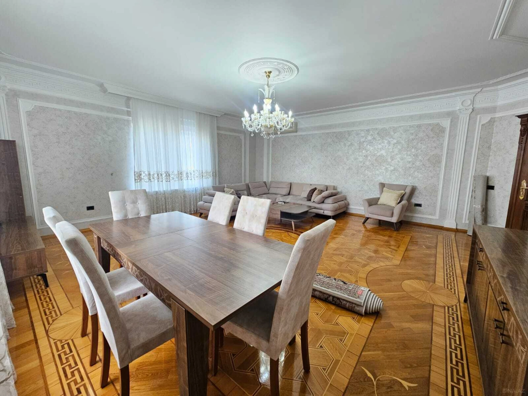 Kirayə verilir 4 otaqlı mənzil 180 m²
