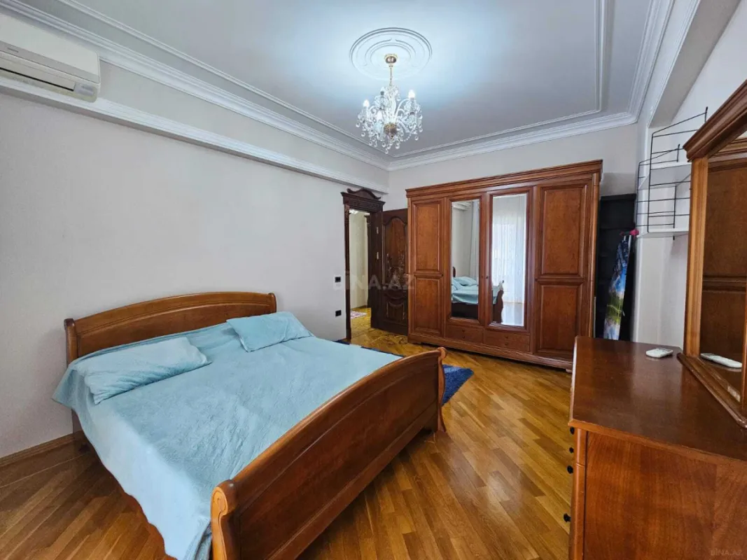 Kirayə verilir 4 otaqlı mənzil 180 m²