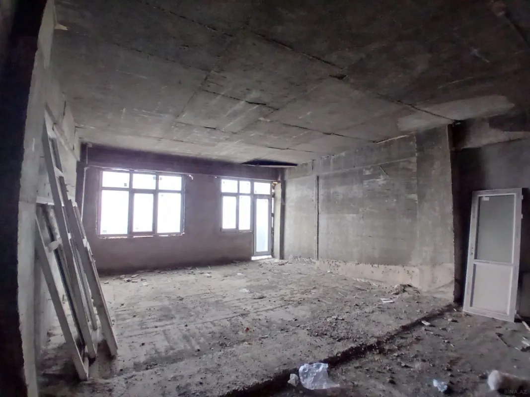 Satılır 4 otaqlı mənzil 170 m²