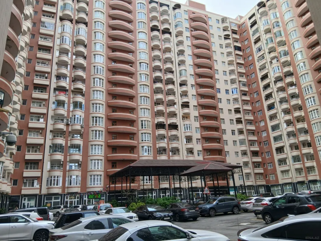 Satılır 4 otaqlı mənzil 170 m²