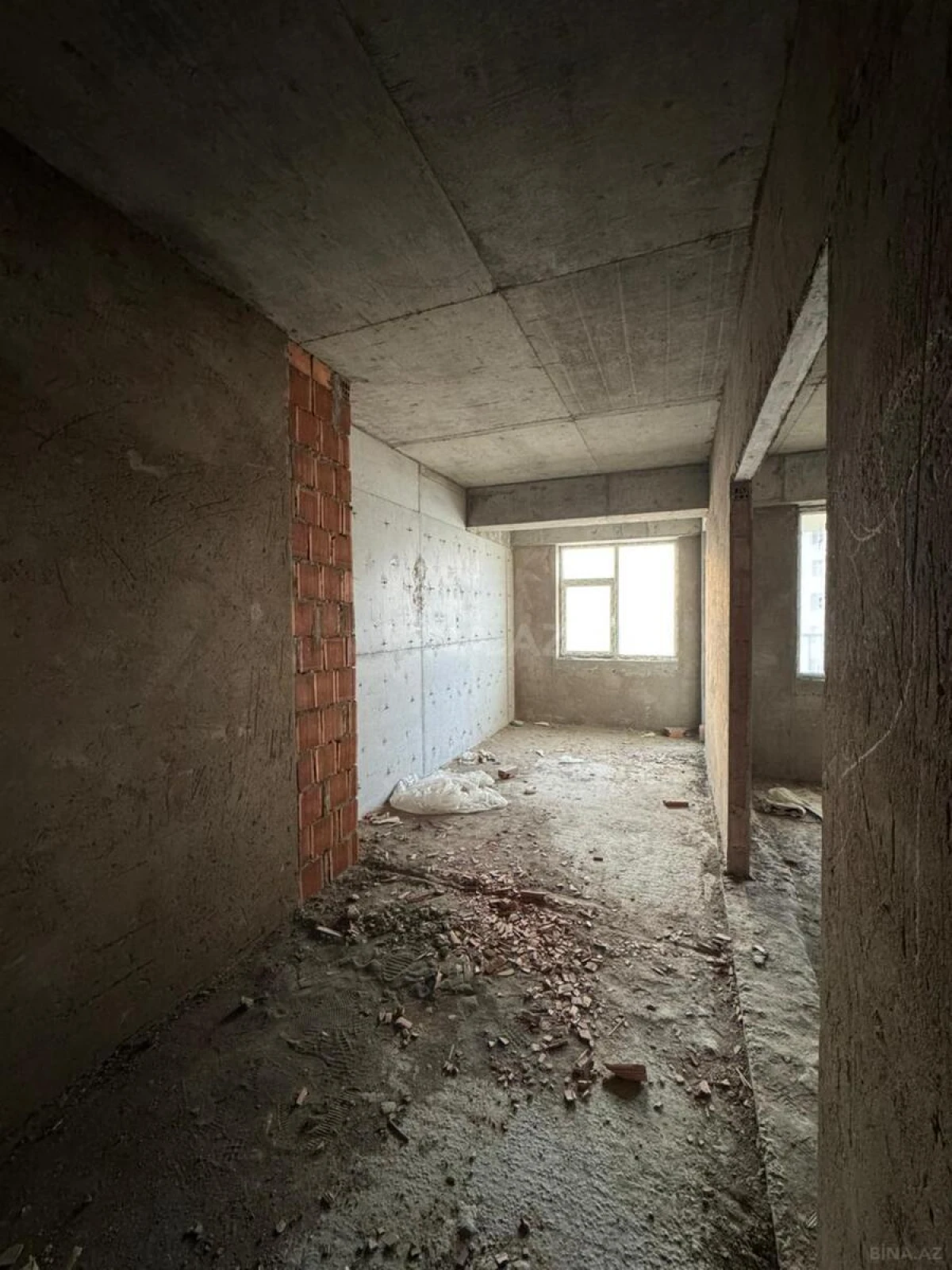 Satılır 3 otaqlı mənzil 93 m²