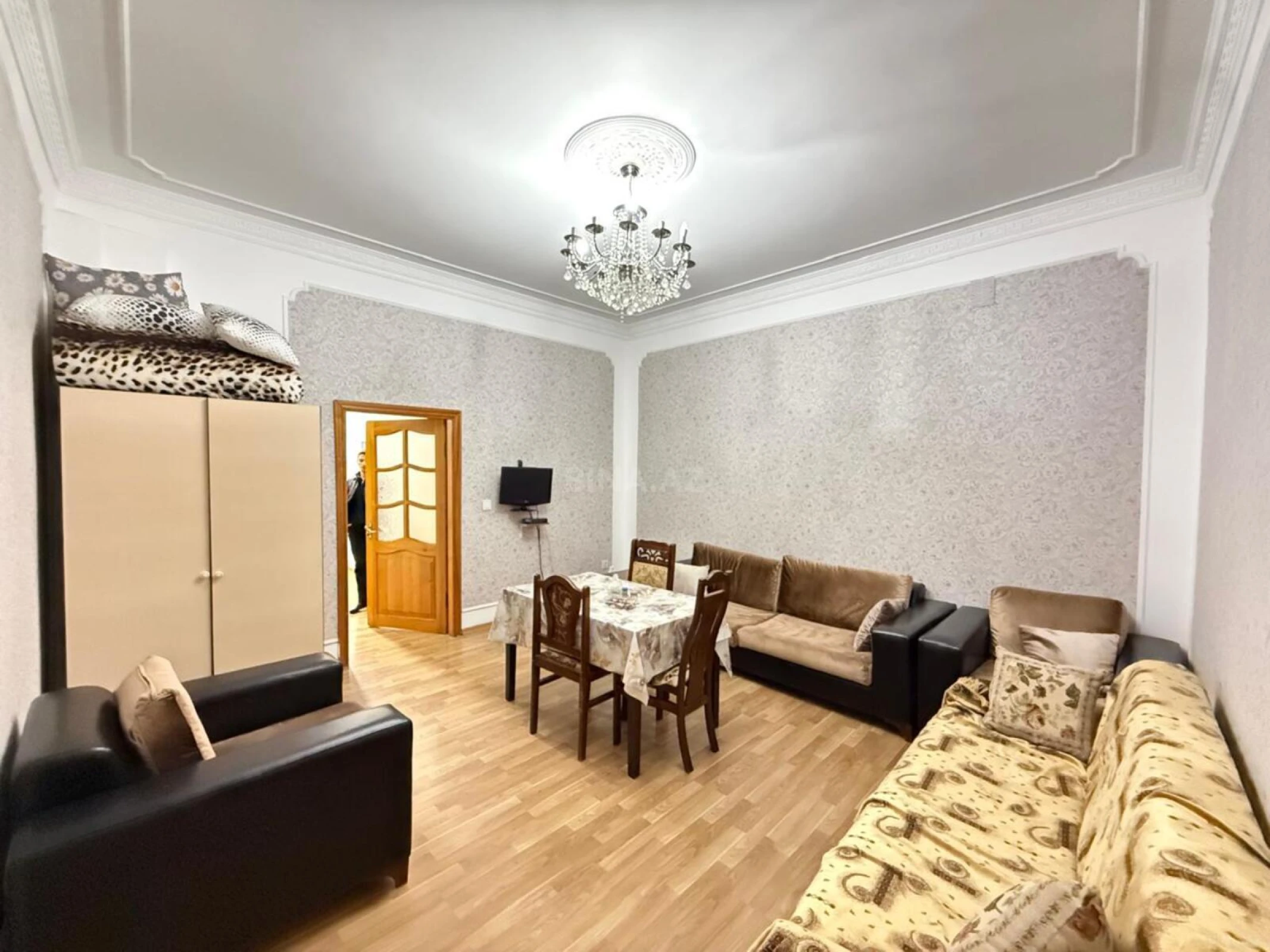 Satılır 4 otaqlı mənzil 73 m²