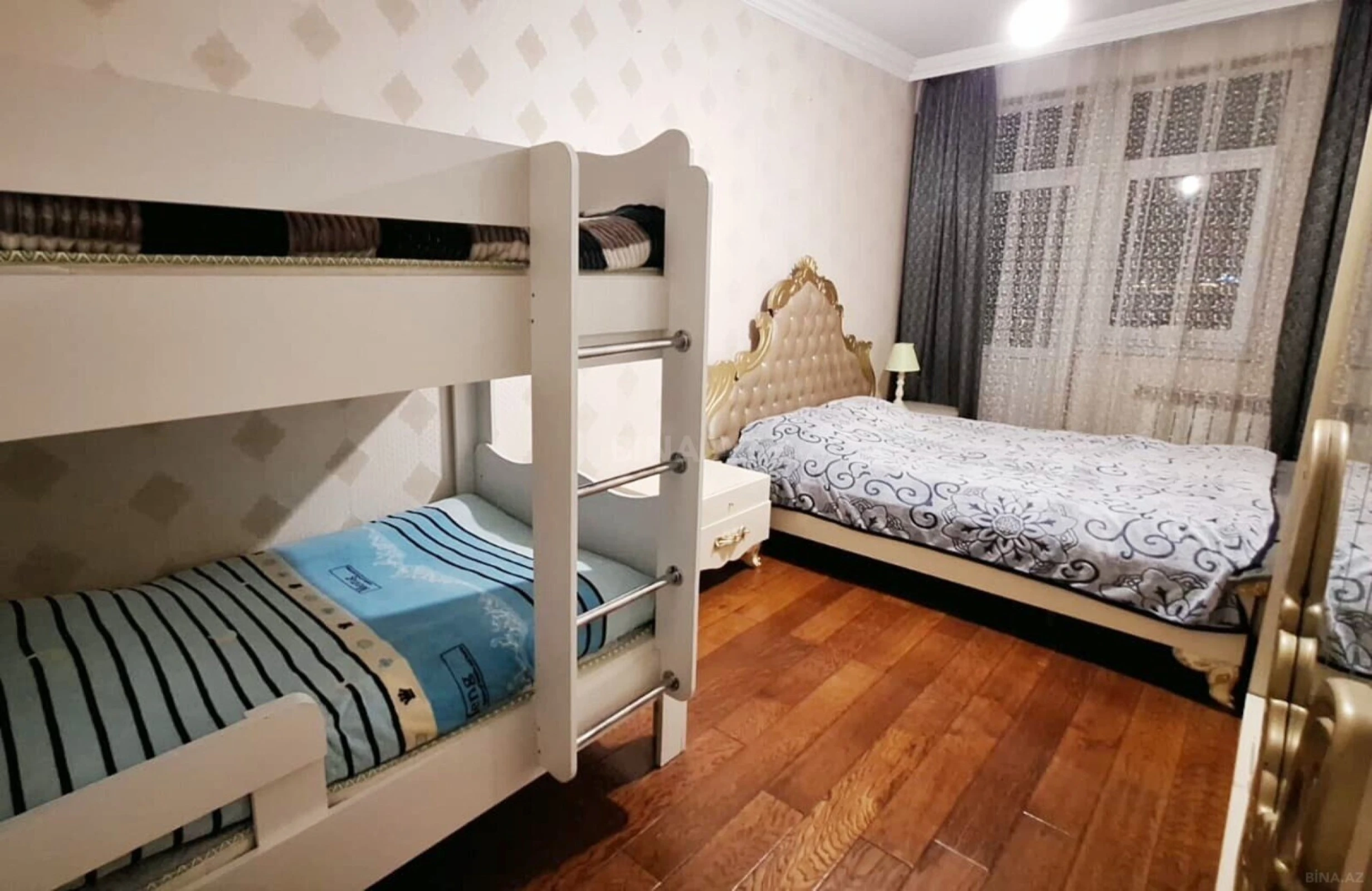 Satılır 2 otaqlı mənzil 80 m²
