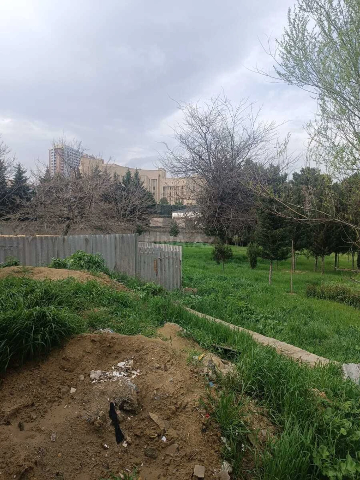 Satılır 3 otaqlı mənzil 110 m²