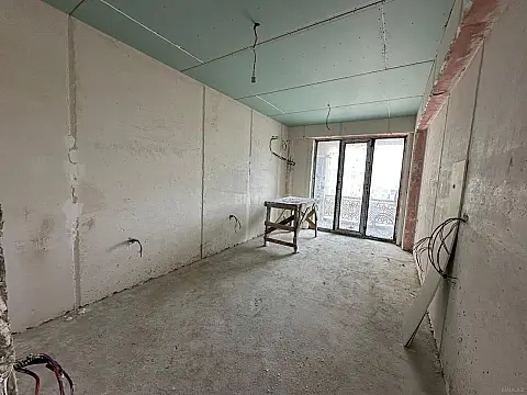 Satılır 3 otaqlı mənzil 121.3 m²